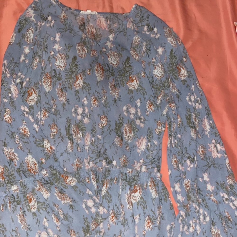 Boutique Bell sleeve blouse